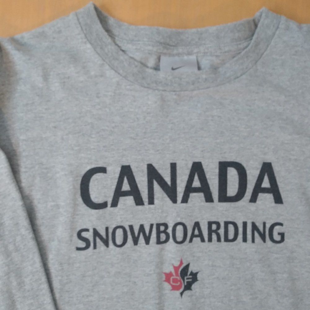 Vintage Nike ACG Canada Snowboarding Long Sleeve T-Shirt